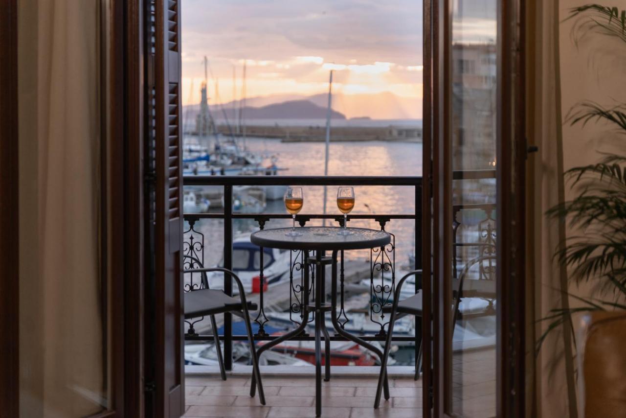 Destino Home Overlooking The Venetian Port Of Chania Chania  Exteriér fotografie